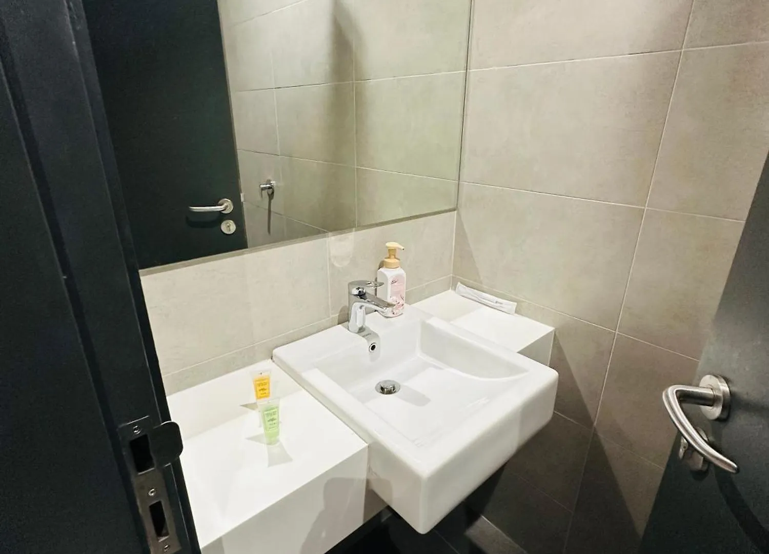 8 Kia Peng Suites By Bhs Kuala Lumpur